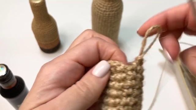 Интересный вязаный чехол на бутылку из джута | Soft Decor - Татьяна Чакур