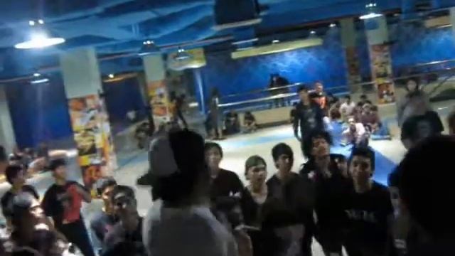 [alone] together - the last walker on earth (live).wmv смотреть онлайн