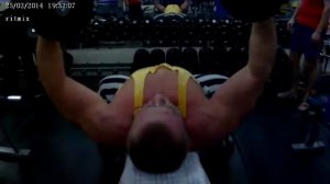 Мощные грудные. Разводка с гантелями под углом. 2 по 30 кг на 10 раз.
