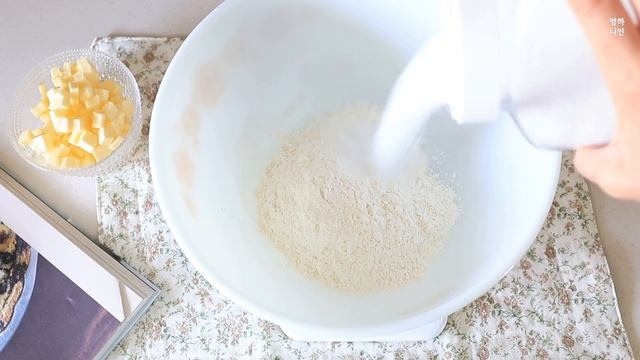 #28 나의 홈베이커리에 초대합니다 | 집에서 만든 여섯 가지 빵과 과자 смотреть онлайн