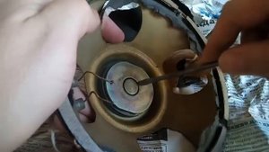 Как достать магнит из динамика своими руками