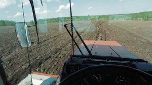 Ровные загонки на пахате.