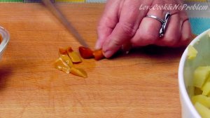 Вкусный салат из курицы и маринованных грибов рецепт - Как приготовить салат вкуснее Столичного