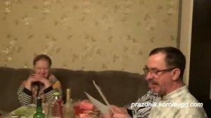 Сценка Песня переделка Идет солдат по городу смешные мини сценки корпоратив