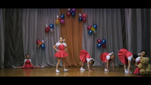 День Матери в школе №81 - Выступление спортивного клуба "Спарта" смотреть онлайн