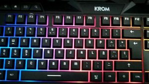 Светящаяся игровая клавиатура