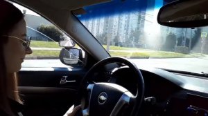 Девушка боится управлять автомобилем !