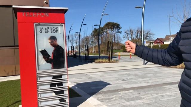 Телефонные будки в Норвегии превратили в библиотеки смотреть онлайн