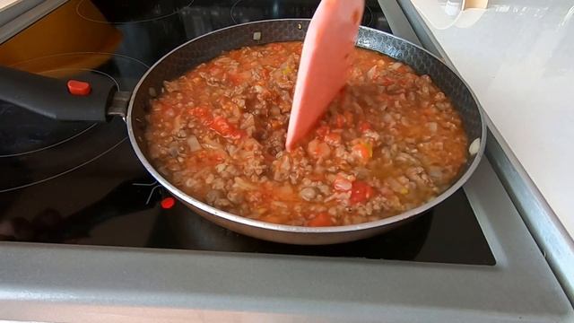 Спагетти. Спагетти с Фаршем и помидорами в собственном соку