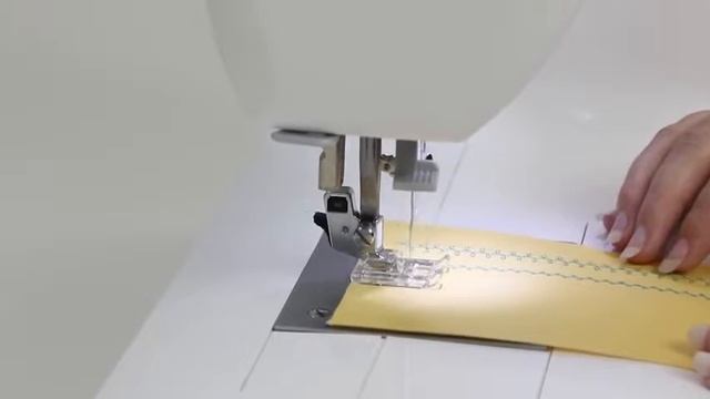 SINGER | Quantum Stylist 9960 Computerized Portable Sewing Machine with 600-Stitches смотреть онлайн