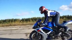 Обзор Suzuki GSX R 600.Top speed.Прохват на заднем