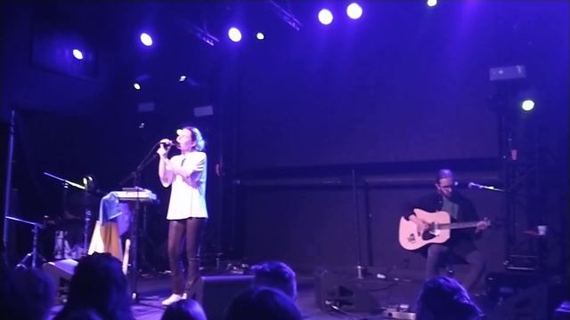 Один в каное у Торонто (початок концерту) - Небо, Подобається, як ти ідеш (фрагмент) смотреть онлайн