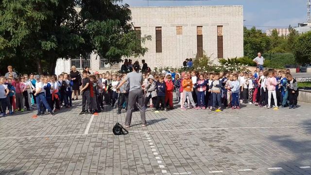 ШКОЛА 30 Херсон 1-А - 2 Октября - День спорта смотреть онлайн