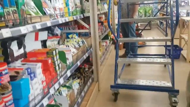 В магазин Эпицентр за ловушками для тараканов. Какие ловушки против тараканов использую смотреть онлайн