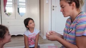ANNEM SQUISHY'Mİ KESTİ! Cutting Open Öykü and Masal Squishy Kid Toys - Fun Kids Video
