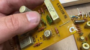 Разбор измерителя Е4-11 на радиодетали с содержанием драгоценных металлов