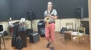 Bob Berg. Репетиция. Дмитрий Симонов (саксофон), Виолетта Андреянова (барабаны)