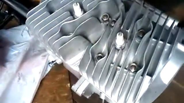 Двигатель мотоцикла Ява (Jawa) 350/638.5 перед установкой на мотоцикл-стенд для тестирования. смотреть онлайн