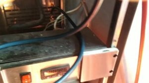 Заправка промышленного холодильного стола!