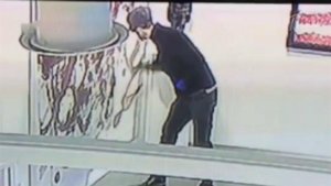 В США неизвестный изрезал в галерее картину современного абстракциониста