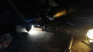 Замена задних амортизаторов и сайлентблоков продольного рычага Мицубиси Каризма