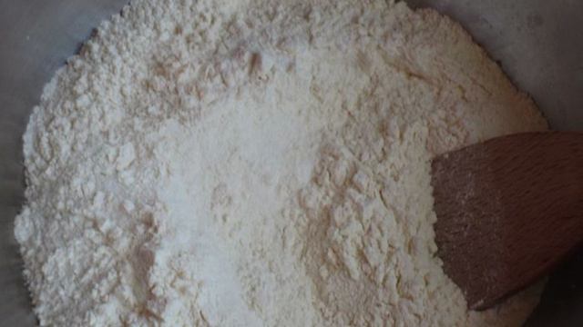Пасхальные творожные булочки с заварным кремом и абрикосами