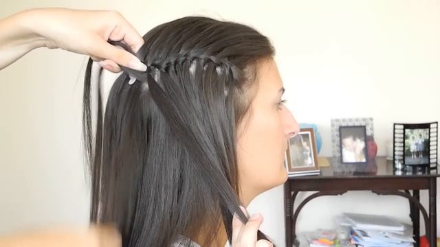 Плетение косы Водопад/ Waterfall braid hair tutorial смотреть онлайн