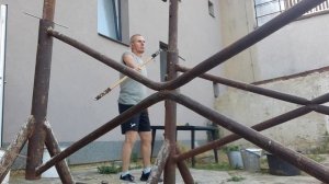 Упражнения с палкой   выброс из за плеча   гимнастическая палка   бодибар