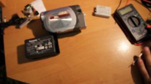 Зарядное от Panasonic VDR-D160 как альтернатива зарядного устройства Canon LC-E8E.