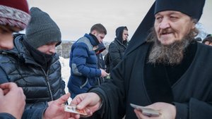 "Всегда на службе..." (архимандрит Лавр (Тимохин) о воспитании детей личным примером)