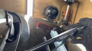 Lexus IS250 2008 front wiper blades removal and replacement #lexus #lexusclub