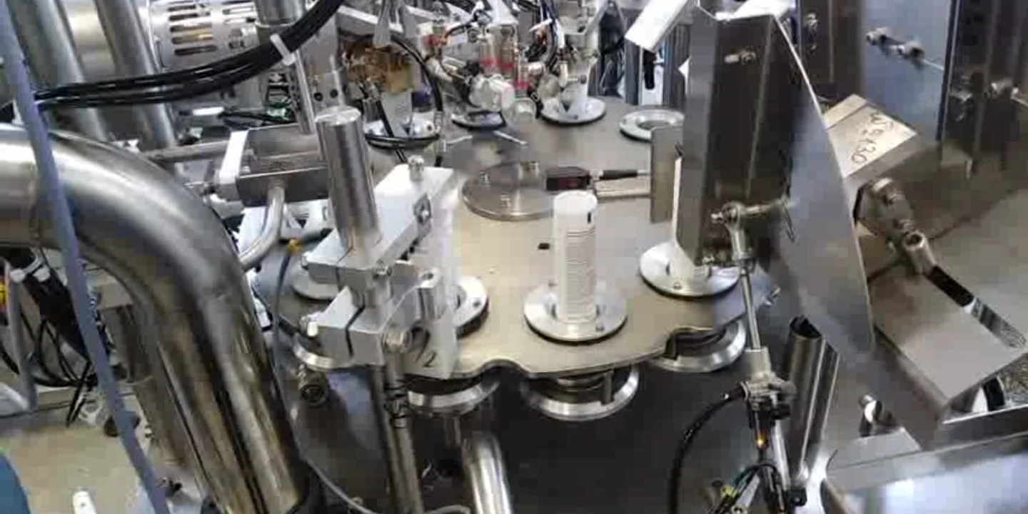 Автомат для фасовки жидких - пастообразных продуктов в полиэтиленовые и ламинированные тубы смотреть онлайн