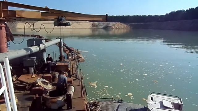 Земснаряд 250 карьер Смольный