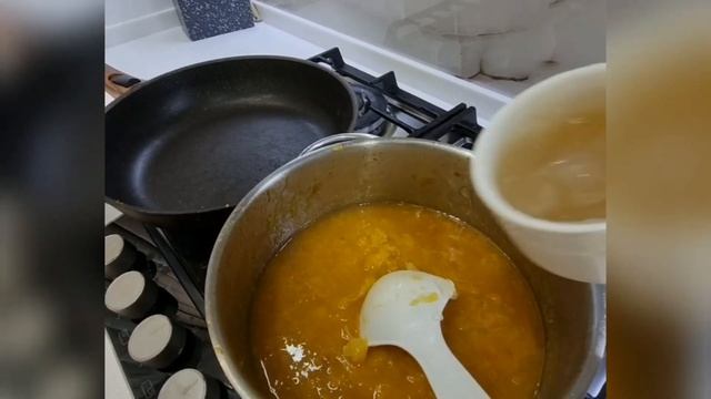 Сегодня Карим готовит желейное варенье из сливы. Это очень вкусно!!! смотреть онлайн