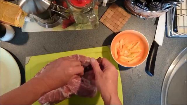 Как замариновать свиную шейку.