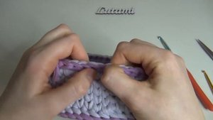 ОБВЯЗКА КРАЯ КОРЗИНЫ КРЮЧКОМ ИЗ ТРИКОТАЖНОЙ ПРЯЖИ. ПОДРОБНО ПРОСТОЙ СПОСОБ контрастной нитью.