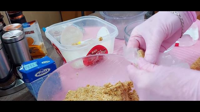 Bakina kuhinja- sitni kolačići ( ne peku se) , jako ukusni i dekorativni смотреть онлайн