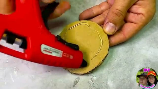 -ТЕПЕРЬ-ВСЕ-НЕСУТ-МНЕ-ПЛАСТИКОВЫЕ-БУТЫЛК_67 смотреть онлайн