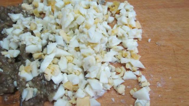Закуска из печеного баклажана