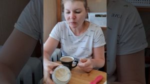 МУКБАНГ. БУТЕРБРОД С ИКРОЙ СЕЛЬДИ В КРЕМ СОУСЕ?