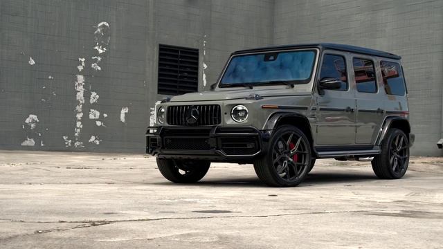 Two-Tone Mercedes G63 AMG | 23" Vossen HF-5 Wheels смотреть онлайн