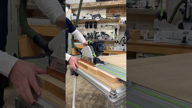 Cutting a table top to length #woodwork #woodworking #maker #tools #tracksaw #festool #wood #bois