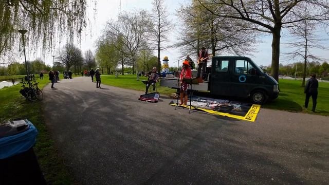 Белая Сакура. Блошиный Рынок. День Короля. Роттердам смотреть онлайн