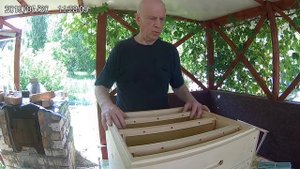 Пчеловодство начинающим. Один из способов найти матку.
