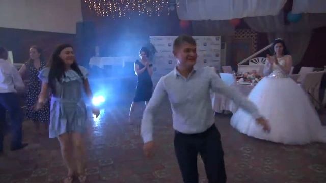 Буа (Буинск). 19 07 2019, свадьба,Марселя и Алины, Татарча бию (татарские танцы) 2 смотреть онлайн