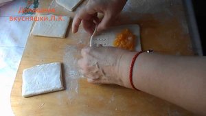 Слойки с персиком.