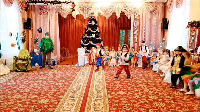 Новогодний утренник 23 декабря 2020 год. Д/с "Незабудка" 3 группа. смотреть онлайн