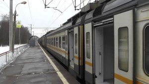 Электропоезд ЭД4М-0463 ЦППК платформа Театральная