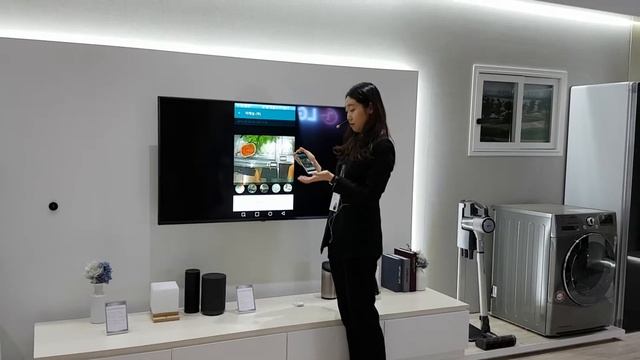 See What's in the Fridge from the LG Smart ThinQ App смотреть онлайн