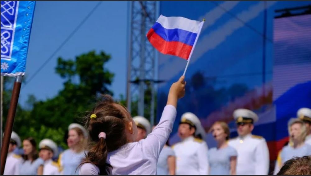 Встанем! День России в Калининграде